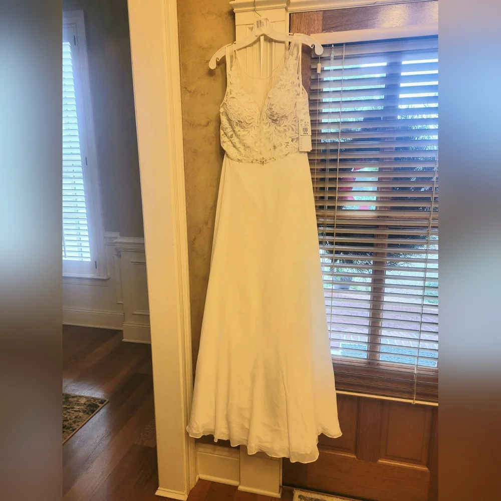 Wedding Dresses Sz 12 Ven Style - Picture 6 of 7